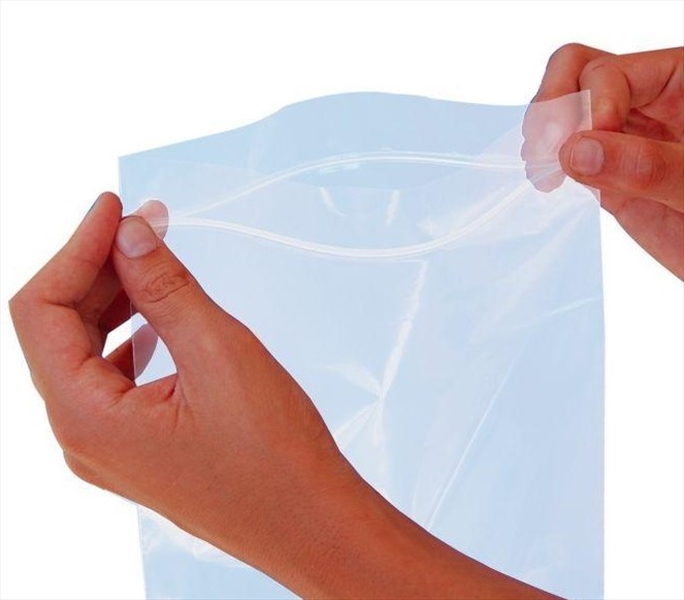 photo SACCHETTI PLAST.25X35 C/CHIUS.CF100 1