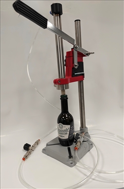 BUCATORE PER BOTTIGLIE/LATTINE